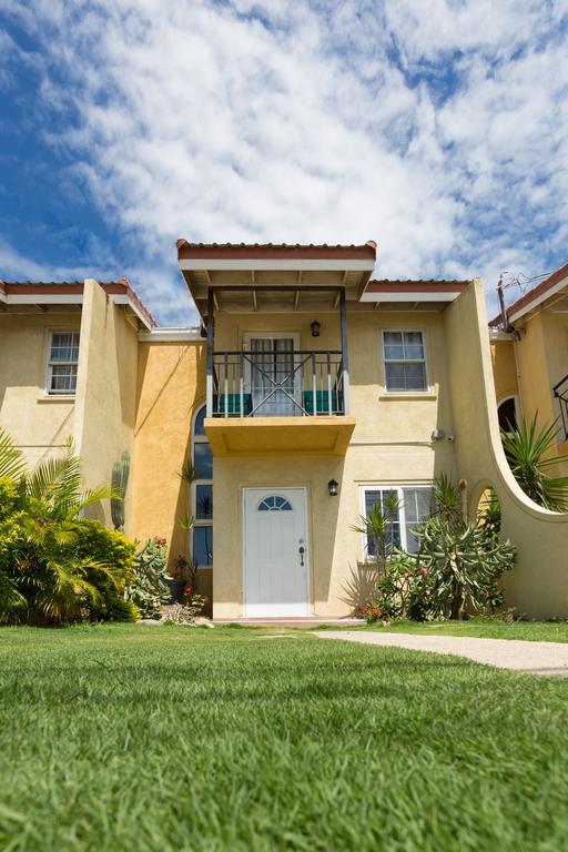 The Oasis I, Portmore Country Club Eksteriør billede