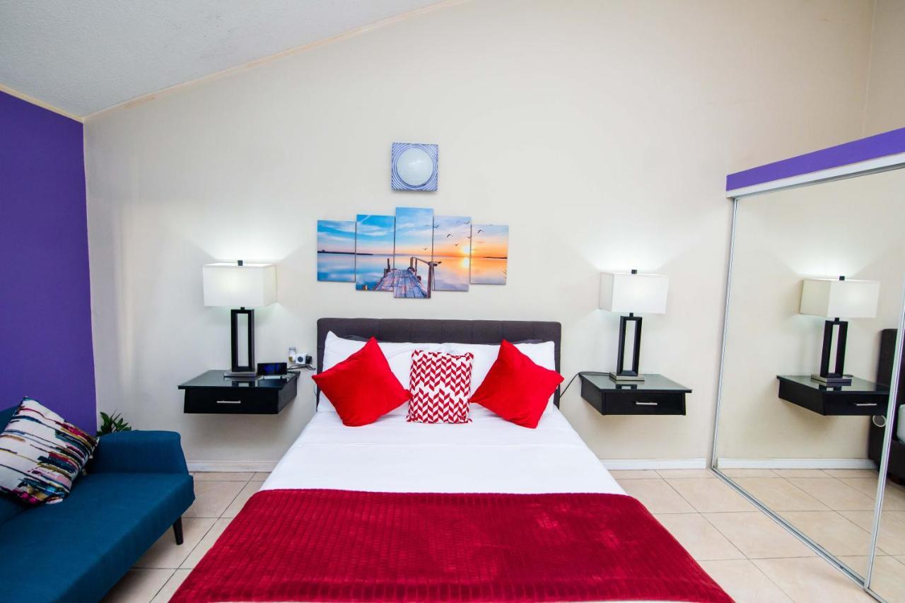 The Oasis I, Portmore Country Club Eksteriør billede
