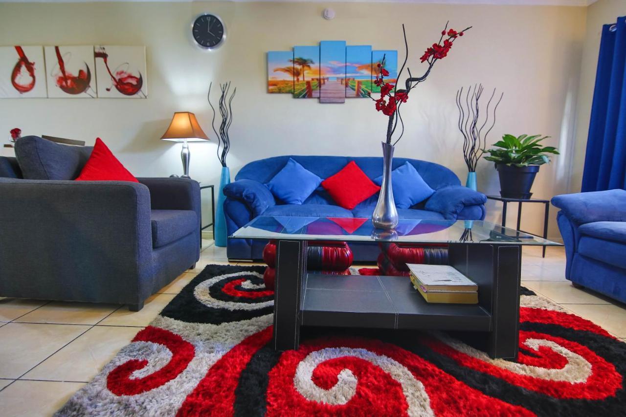The Oasis I, Portmore Country Club Eksteriør billede