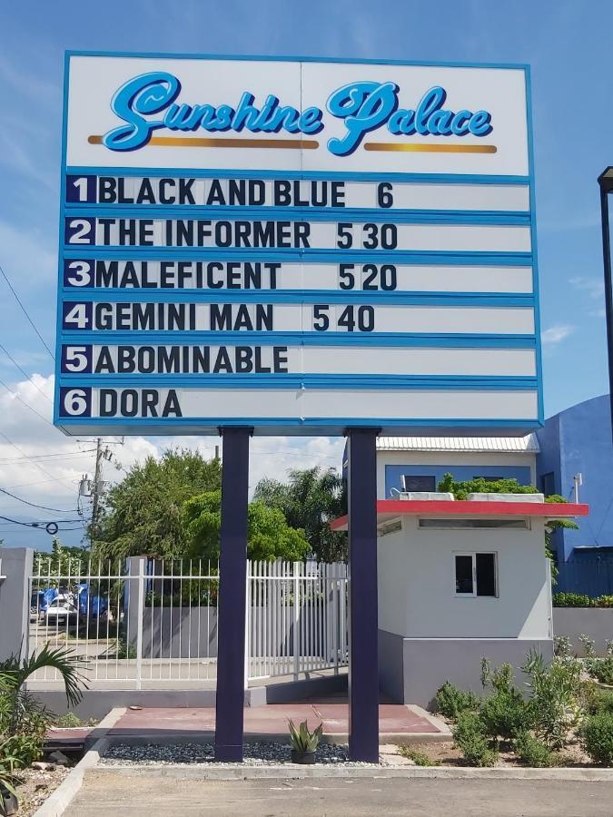 The Oasis I, Portmore Country Club Eksteriør billede